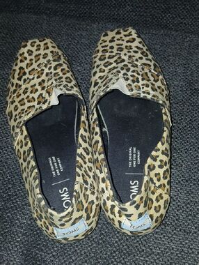 TOMS Leopard-Print Slip-On Flats in Tan and Black